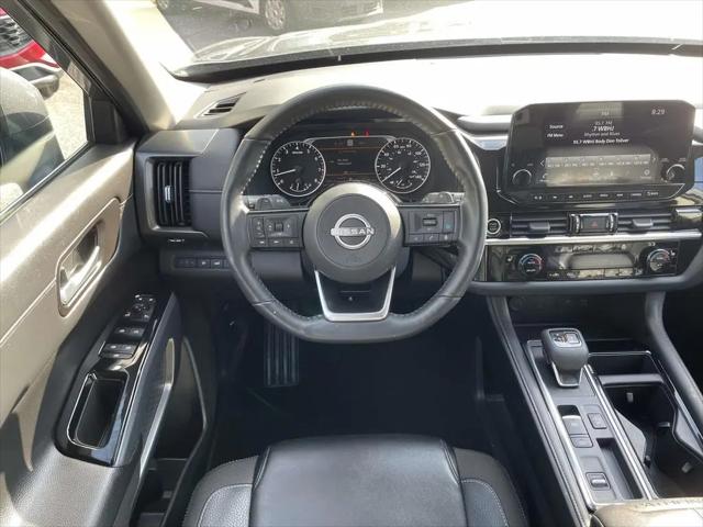 2024 Nissan Pathfinder SL FWD