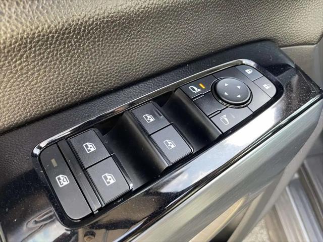 2024 Nissan Pathfinder SL FWD
