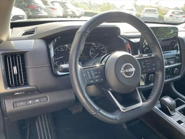 2024 Nissan Pathfinder SL FWD