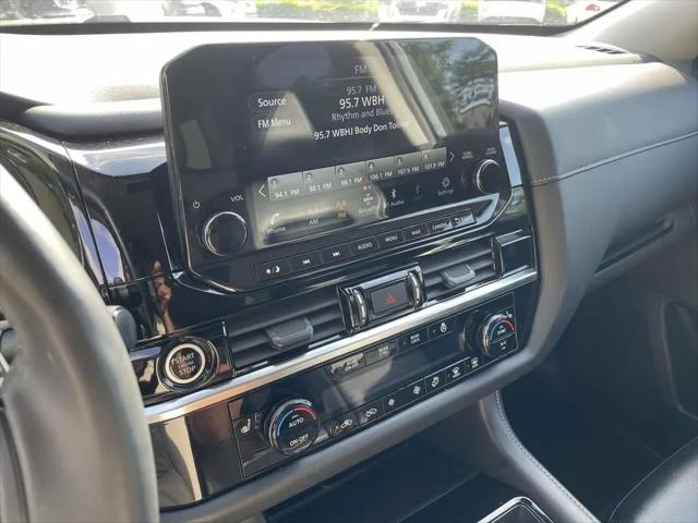 2024 Nissan Pathfinder SL FWD