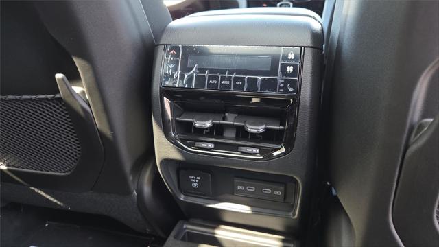 2026 Jeep Grand Cherokee L Limited 4x4