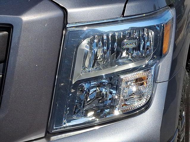 2023 Nissan Titan Crew Cab SV 4x2