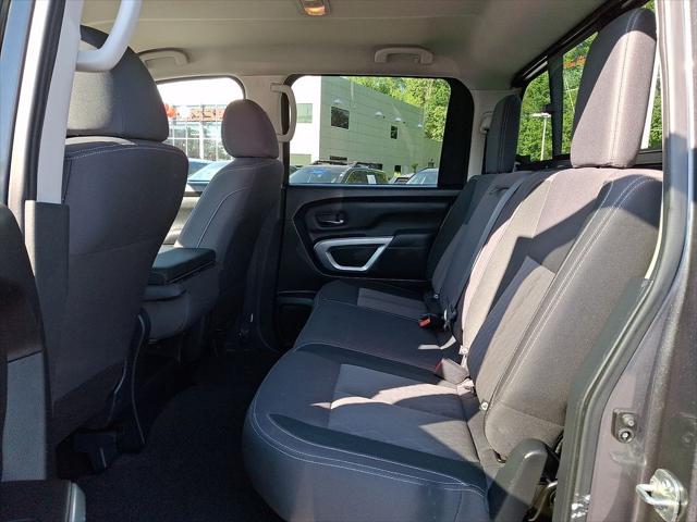 2023 Nissan Titan Crew Cab SV 4x2