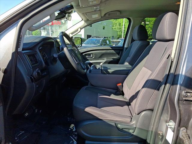 2023 Nissan Titan Crew Cab SV 4x2