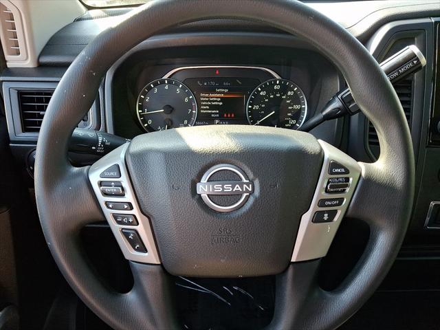 2023 Nissan Titan Crew Cab SV 4x2