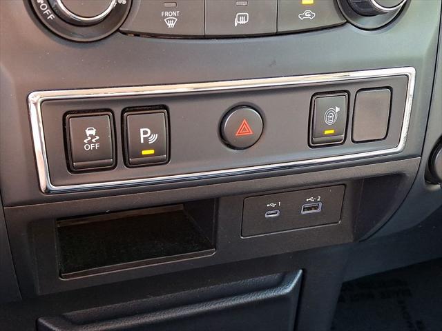 2023 Nissan Titan Crew Cab SV 4x2