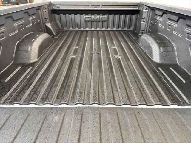 2026 GMC Sierra 2500HD Crew Cab, Standard Bed, AT4, 4WD