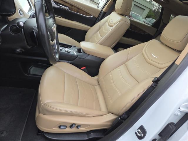 2022 Cadillac XT5 AWD Premium Luxury