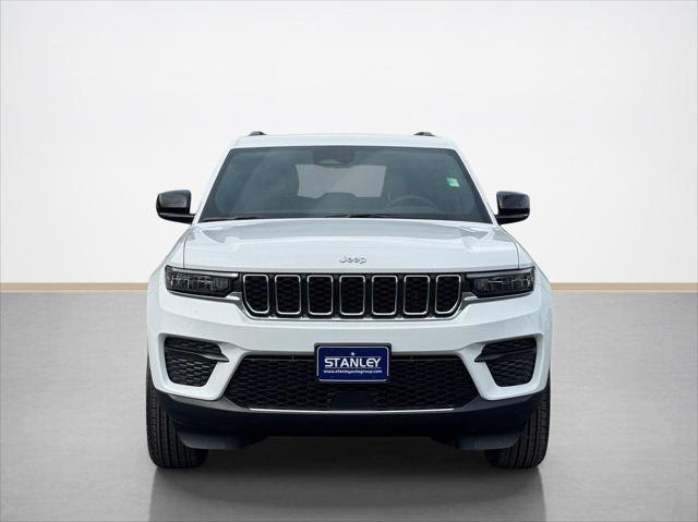 2026 Jeep Grand Cherokee Laredo 4x2