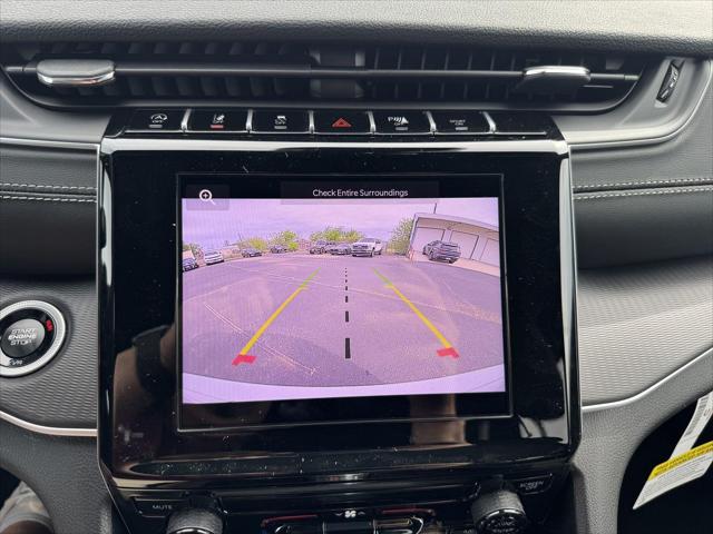2026 Jeep Grand Cherokee Laredo 4x2