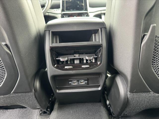 2026 Jeep Grand Cherokee Laredo 4x2