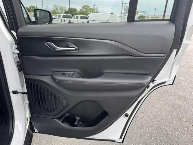 2026 Jeep Grand Cherokee Laredo 4x2