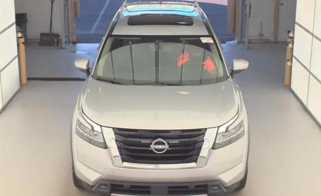 2023 Nissan Pathfinder SL 4WD