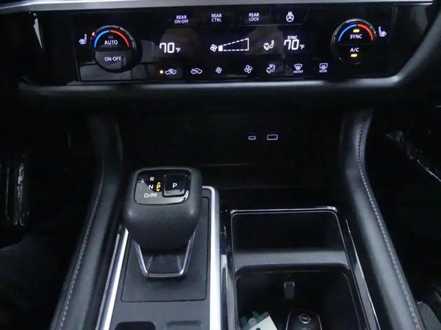 2023 Nissan Pathfinder SL 4WD