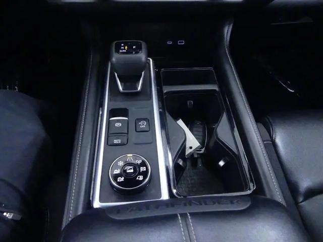 2023 Nissan Pathfinder SL 4WD