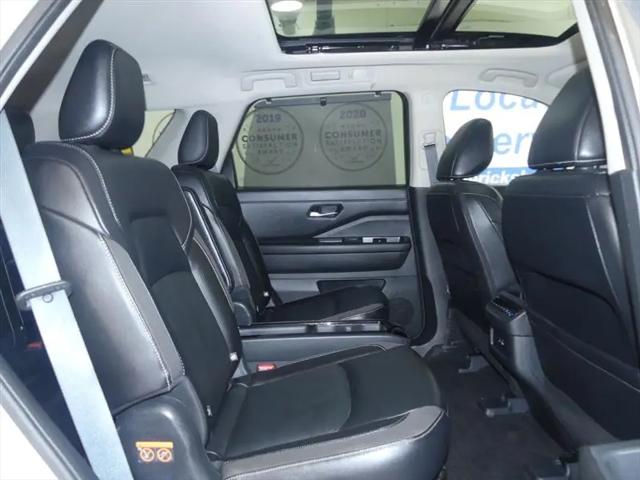 2023 Nissan Pathfinder SL 4WD