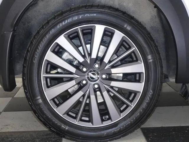2023 Nissan Pathfinder SL 4WD