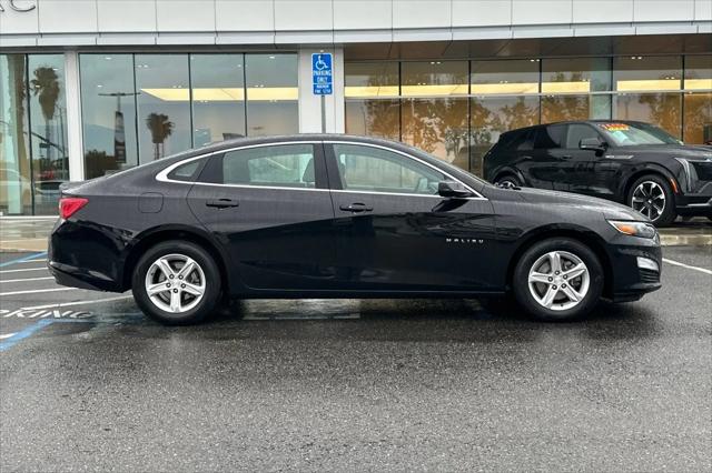 2022 Chevrolet Malibu FWD 1FL