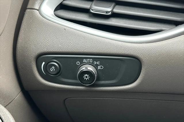 2022 Chevrolet Malibu FWD 1FL