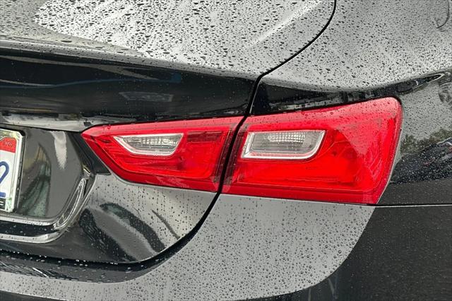 2022 Chevrolet Malibu FWD 1FL
