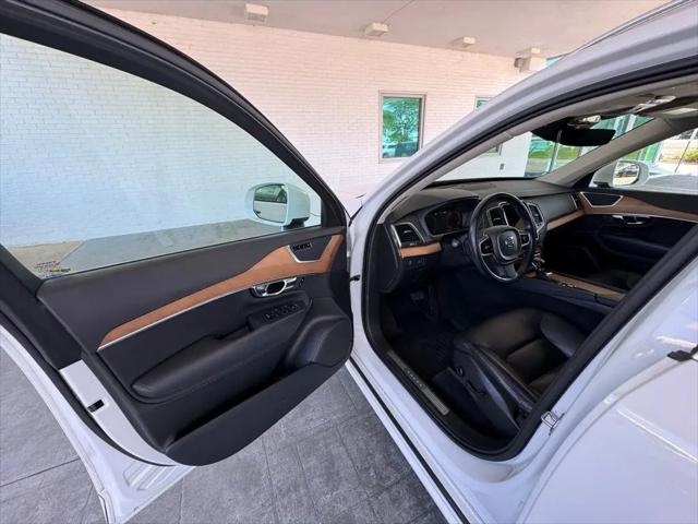 2021 Volvo XC90 T6 Momentum 7 Passenger