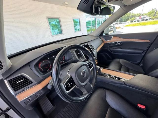 2021 Volvo XC90 T6 Momentum 7 Passenger
