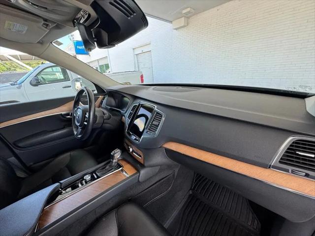 2021 Volvo XC90 T6 Momentum 7 Passenger
