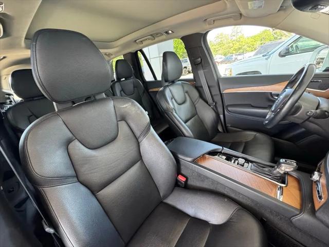 2021 Volvo XC90 T6 Momentum 7 Passenger