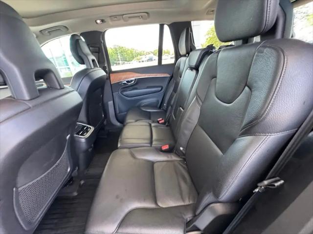 2021 Volvo XC90 T6 Momentum 7 Passenger