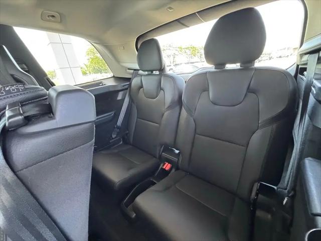2021 Volvo XC90 T6 Momentum 7 Passenger