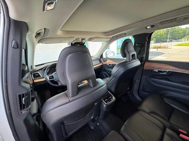 2021 Volvo XC90 T6 Momentum 7 Passenger