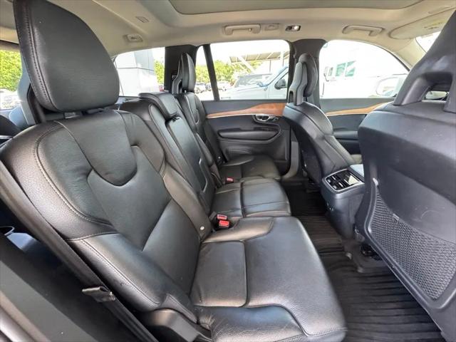2021 Volvo XC90 T6 Momentum 7 Passenger