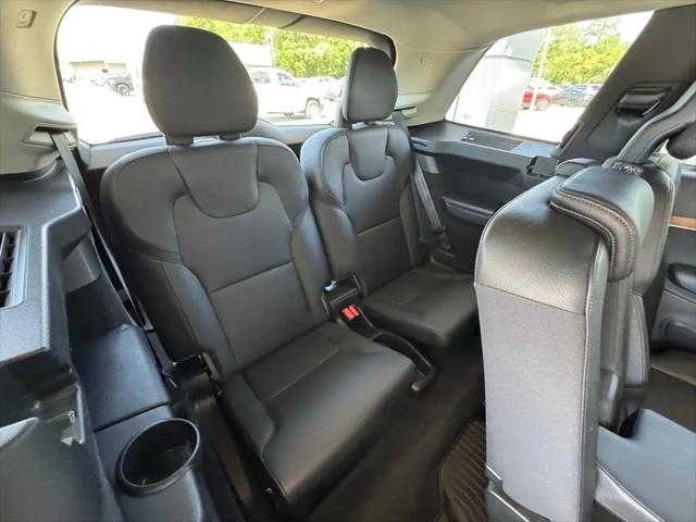 2021 Volvo XC90 T6 Momentum 7 Passenger