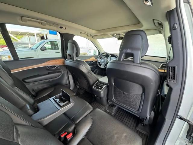 2021 Volvo XC90 T6 Momentum 7 Passenger