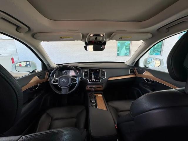 2021 Volvo XC90 T6 Momentum 7 Passenger
