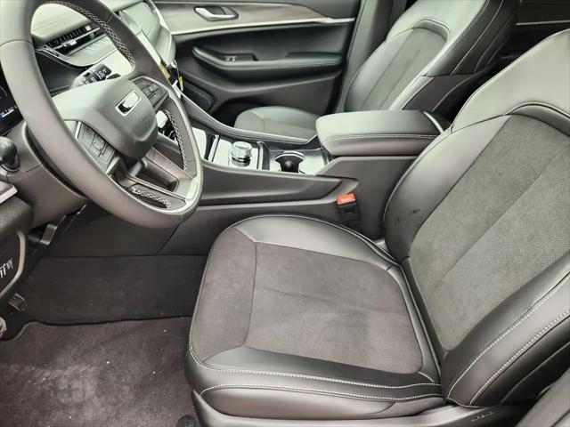 2026 Jeep Grand Cherokee L Altitude 4x2