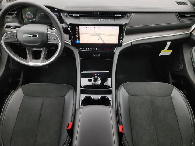 2026 Jeep Grand Cherokee L Altitude 4x2