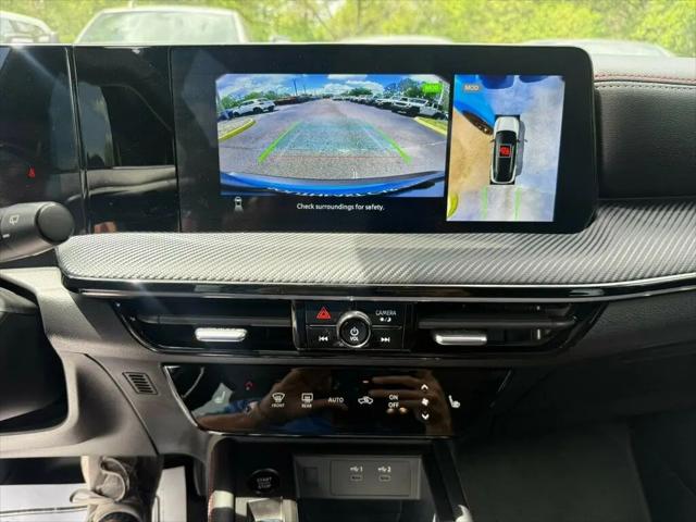 2025 Nissan Kicks SR FWD