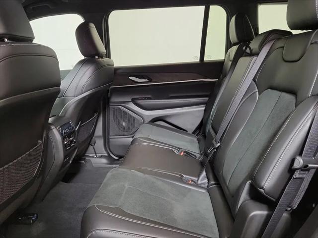 2026 Jeep Grand Cherokee L Altitude 4x4