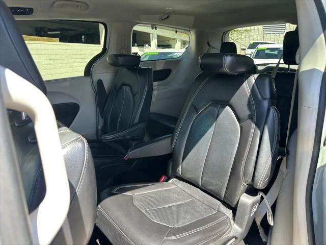 2022 Chrysler Pacifica Touring L