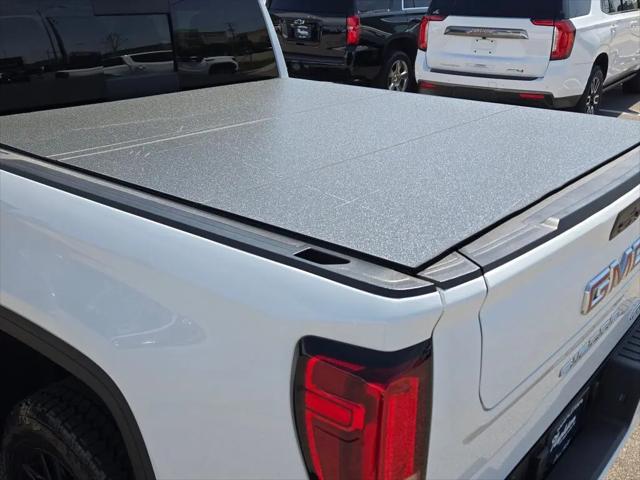 2022 GMC Sierra 1500 Limited 4WD Crew Cab Short Box AT4