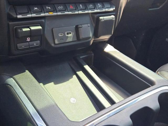 2022 GMC Sierra 1500 Limited 4WD Crew Cab Short Box AT4