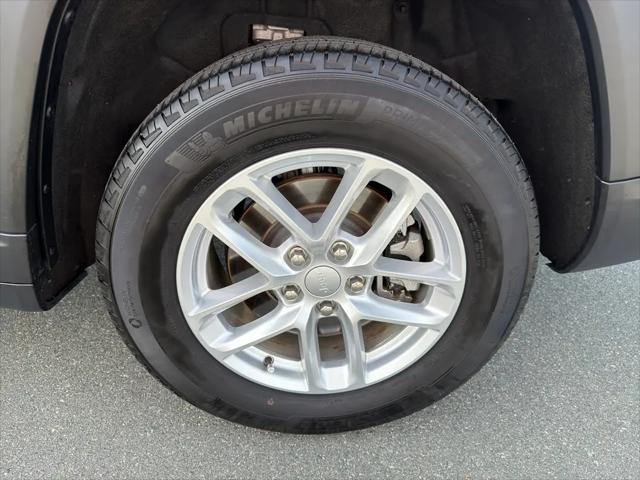 2024 Jeep Grand Cherokee L Laredo X 4x4