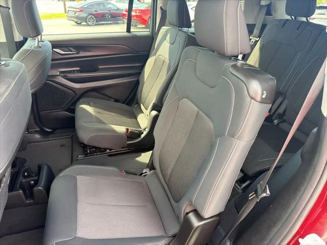2024 Jeep Grand Cherokee L Laredo X 4x4