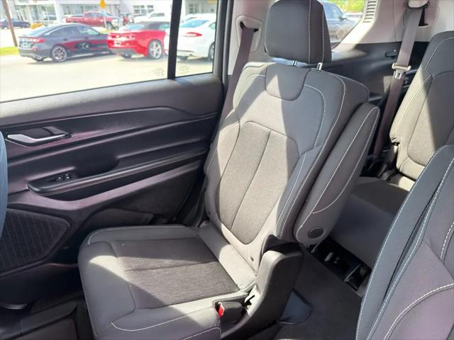 2024 Jeep Grand Cherokee L Laredo X 4x4
