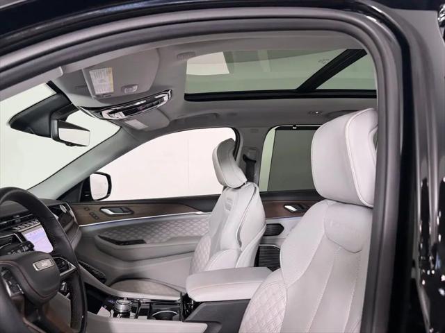 2023 Jeep Grand Cherokee Summit 4x4