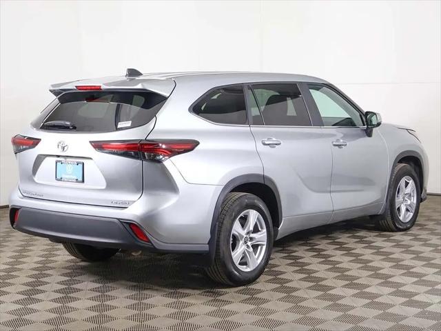 2024 Toyota Highlander LE