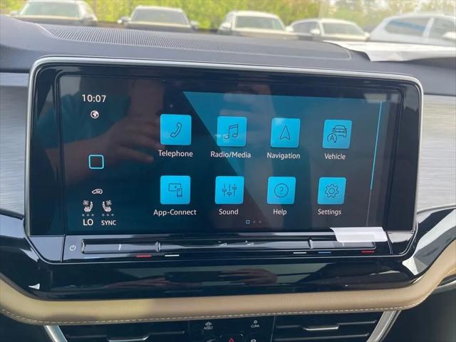 2026 Volkswagen Atlas Cross Sport SE with Technology