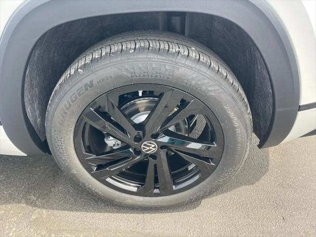 2026 Volkswagen Atlas Cross Sport SEL R-Line Black