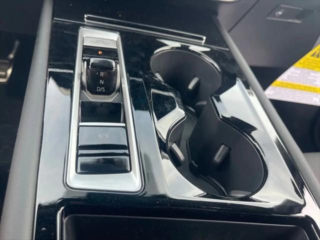2026 Volkswagen Atlas Cross Sport SEL R-Line Black